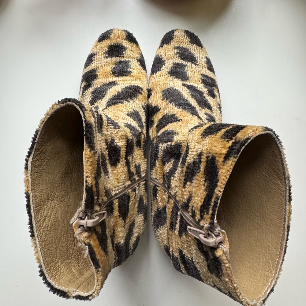 Artemis Design Co Velvet Leopard Booties Size 38 - Picture 2 of 4